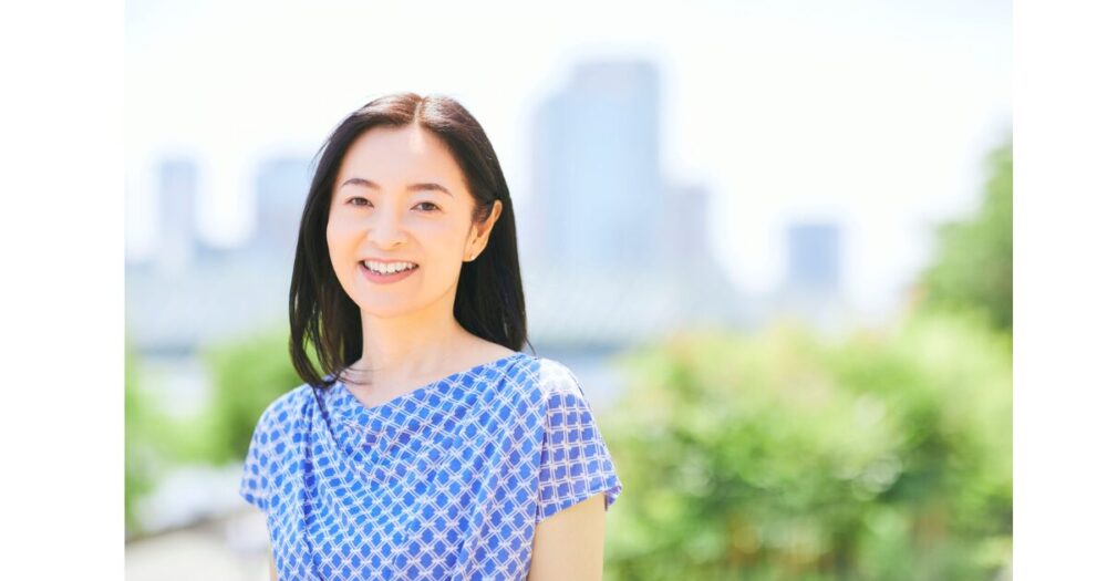 爽やかな笑顔の女性