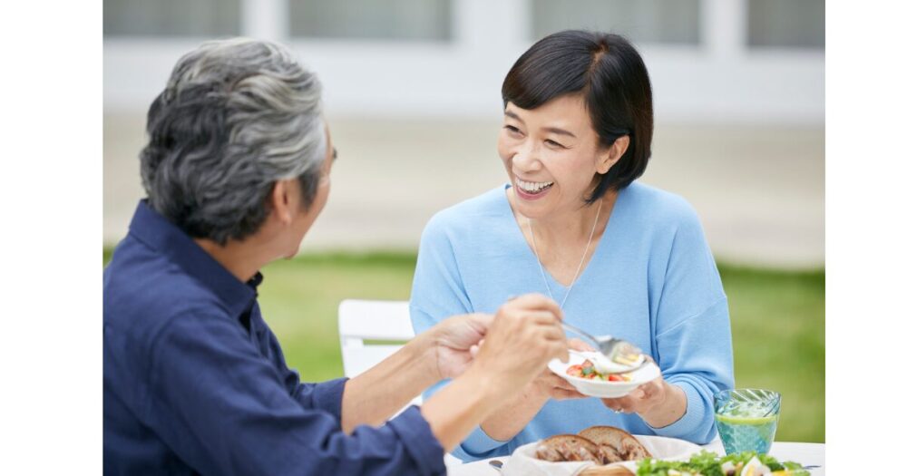 楽しく気な男女